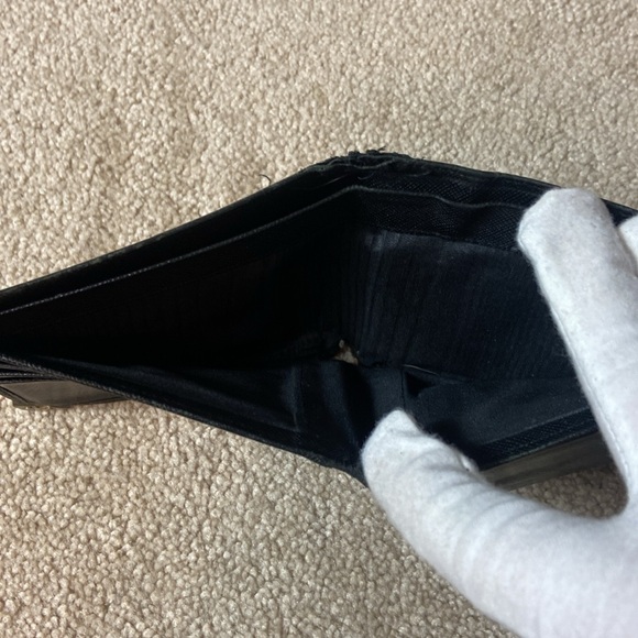 PRADA VINTAGE BLACK LEATHER BIFOLD WALLET - Picture 5 of 9